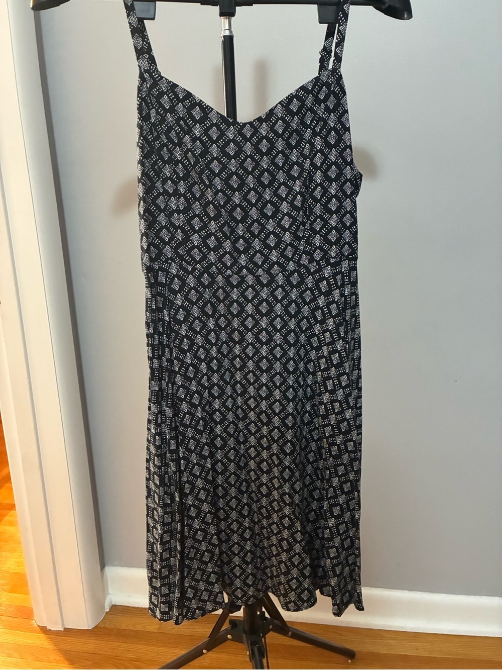 Old Navy Black and White Geometric Midi Dress